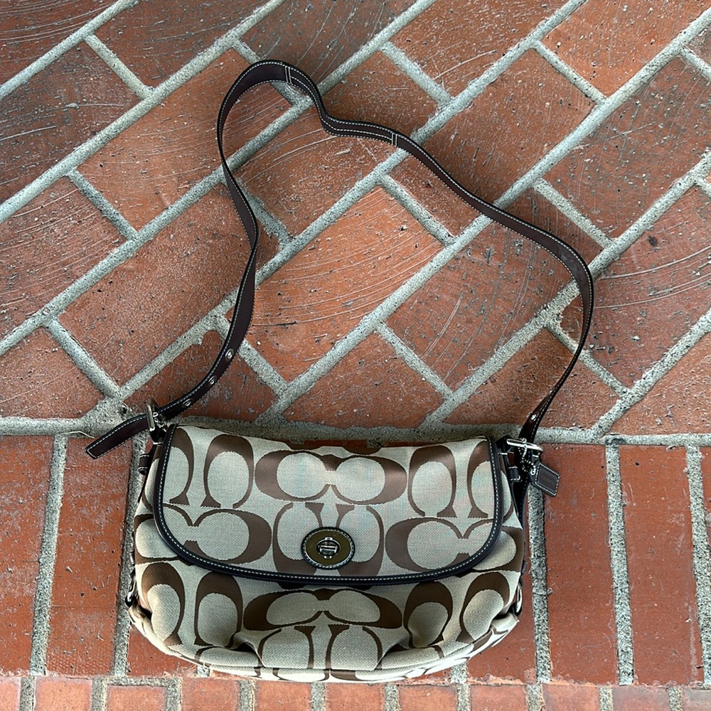 ➰Coach Brown Signature Shoulder Bag. Like new condition. Vintage. - Picture 8 of 15
